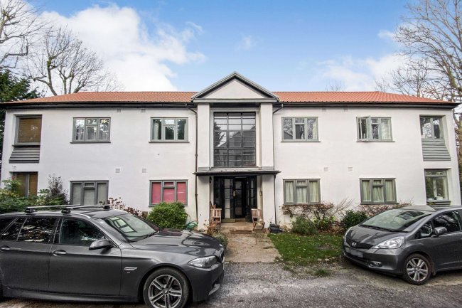 Flat 15, Silverton Lodge, 118 Church Road, Upper Norwood, London, SE19 2UE 1