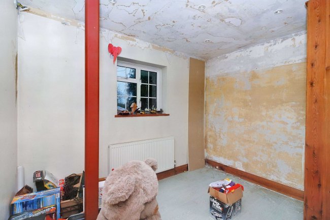 1 Alpine Cottages, High Street, Redhill, Surrey, RH1 4HH 7