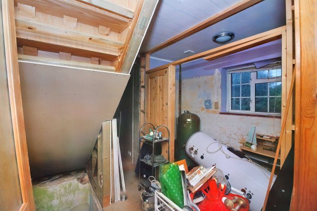 1 Alpine Cottages, High Street, Redhill, Surrey, RH1 4HH 7