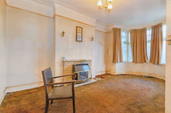 50 Bridport Road, Thornton Heath, Surrey, CR7 7QG 3