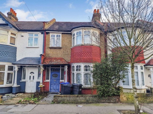 50 Bridport Road, Thornton Heath, Surrey, CR7 7QG 3