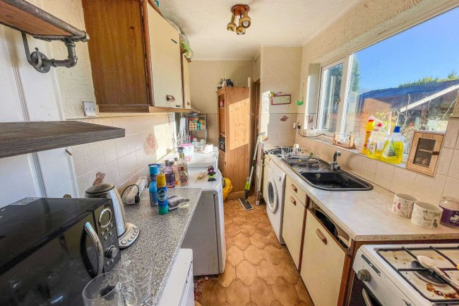 15 Charles Crescent, Walsall, West Midlands, WS3 5BB 8