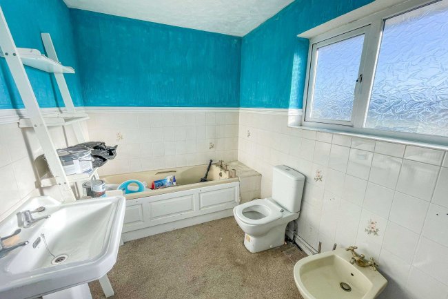 15 Charles Crescent, Walsall, West Midlands, WS3 5BB 8