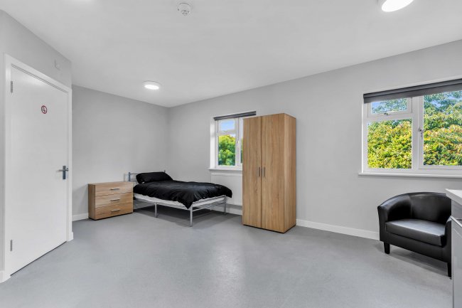 Alton House, 22 Sunrise Avenue, Hornchurch, Essex, RM12 4YS 7