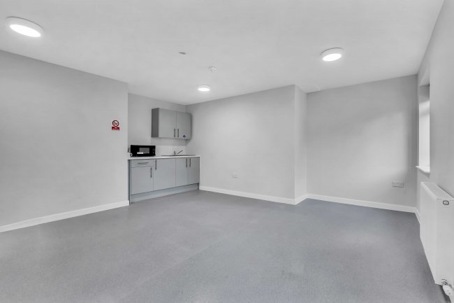 Alton House, 22 Sunrise Avenue, Hornchurch, Essex, RM12 4YS 7