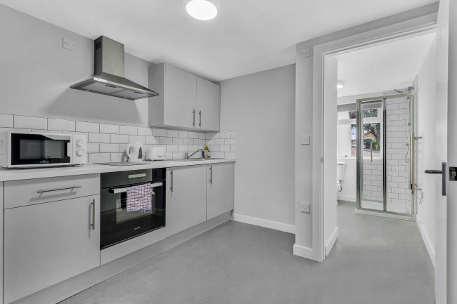 Alton House, 22 Sunrise Avenue, Hornchurch, Essex, RM12 4YS 7