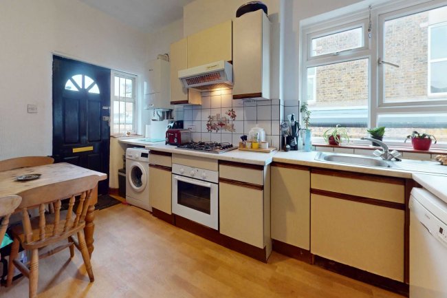 114 Stafford Road, Wallington, SM6 9AY 4