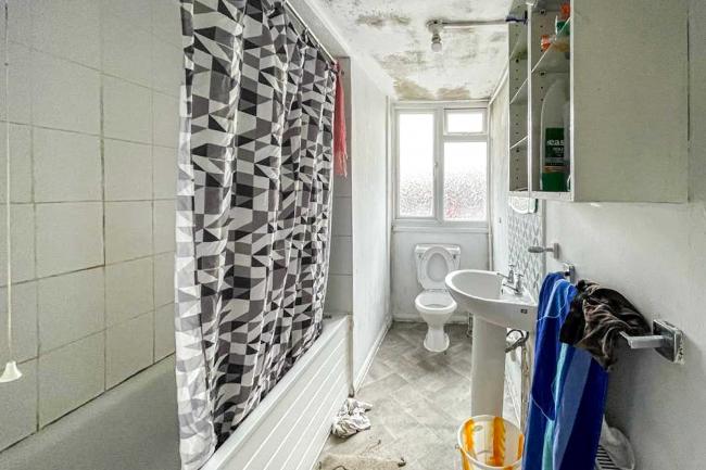 Flat 5, 168 Woodside Green, London SE25 5EW 1