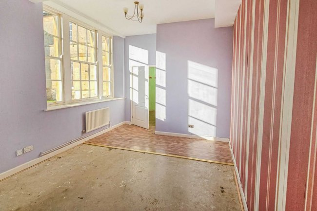 10 Burnham Court, Thomas Wyatt Road, Devizes, Wiltshire, SN10 5FE 4