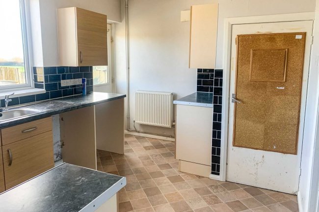 7 Fairfield, Radstock, Coleford, BA3 5PH 9