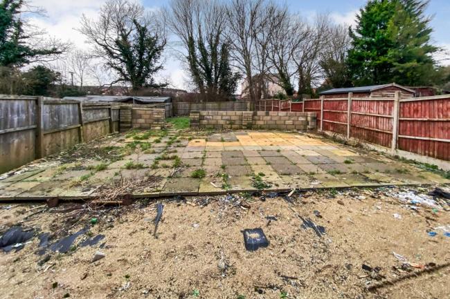 2 Ludgershall Road, Tidworth, SP9 7LX 1