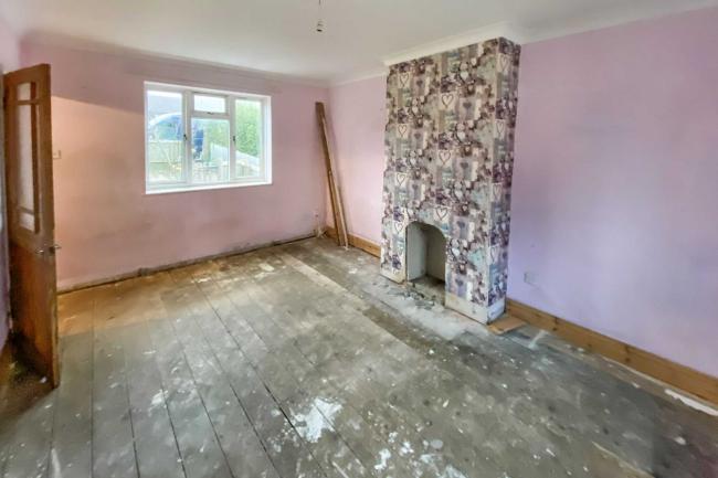 2 Ludgershall Road, Tidworth, SP9 7LX 1