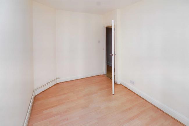Flat 2, The Elms, Nicoll Road, Willesden, London, NW10 9AA 9