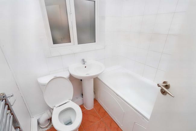 Flat 2, The Elms, Nicoll Road, Willesden, London, NW10 9AA 9