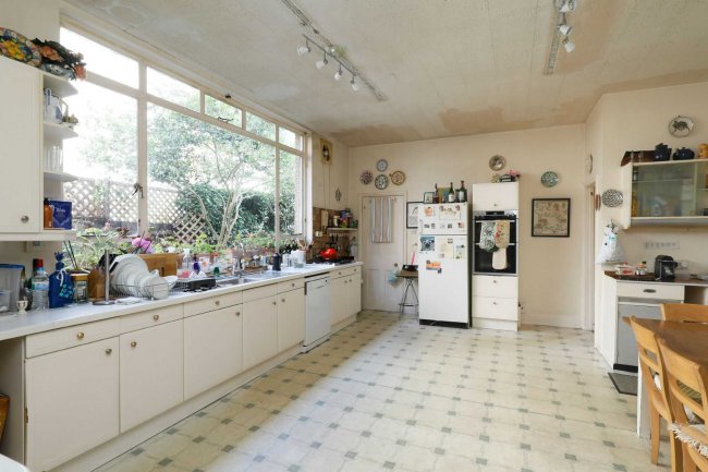 4 Ridgway Gardens, Wimbledon, London, SW19 4SZ 1