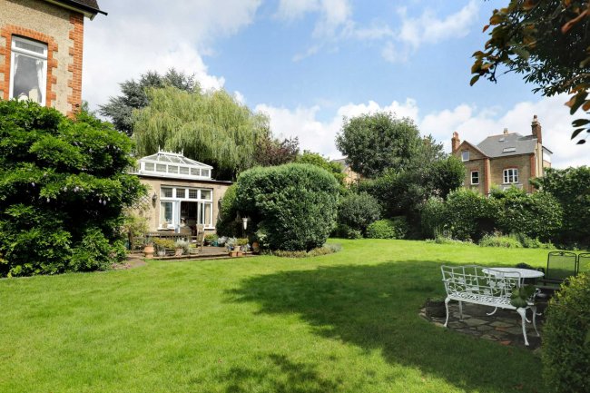 4 Ridgway Gardens, Wimbledon, London, SW19 4SZ 1