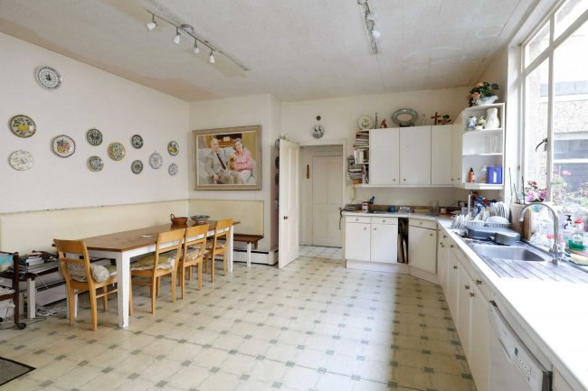 4 Ridgway Gardens, Wimbledon, London, SW19 4SZ 1