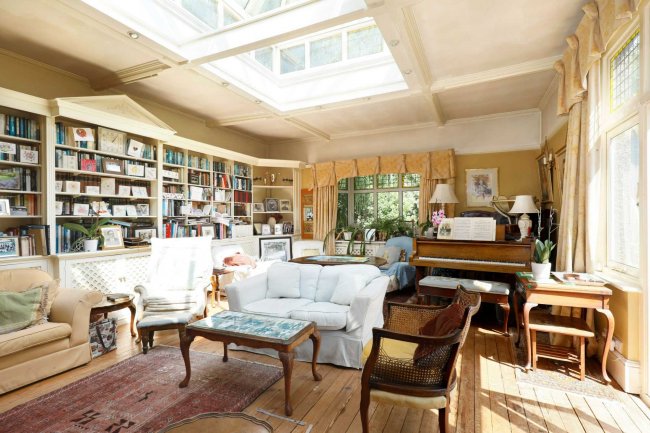 4 Ridgway Gardens, Wimbledon, London, SW19 4SZ 1