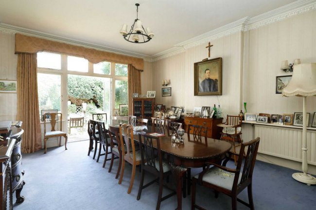 4 Ridgway Gardens, Wimbledon, London, SW19 4SZ 1