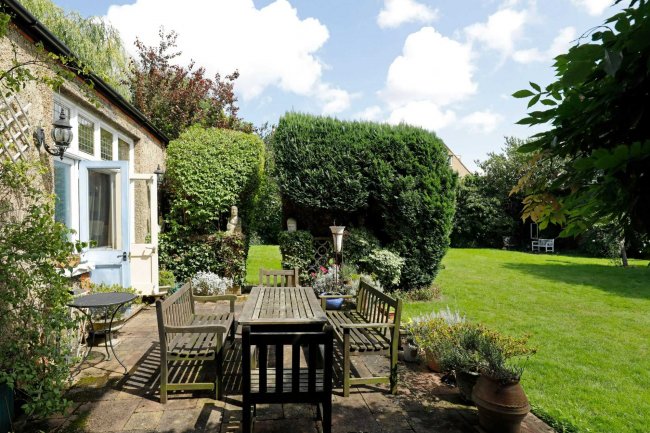 4 Ridgway Gardens, Wimbledon, London, SW19 4SZ 1