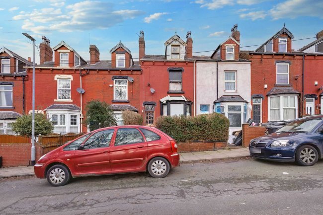 25 Banstead Terrace East, Leeds, Yorkshire, LS8 5PX 5