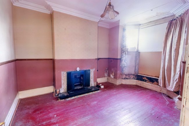 25 Banstead Terrace East, Leeds, Yorkshire, LS8 5PX 5