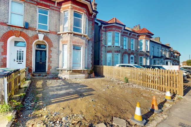 266 Portland Road, South Norwood, London SE25 4SL 2