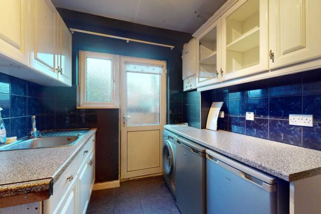 Ground Floor Flat, 421 Chertsey Road, Whitton, Twickenham, TW2 6LS 6