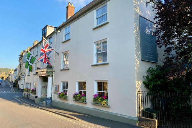 The White Hart Hotel, The Square, Moretonhampstead, Dartmoor, TQ13 8NF 6