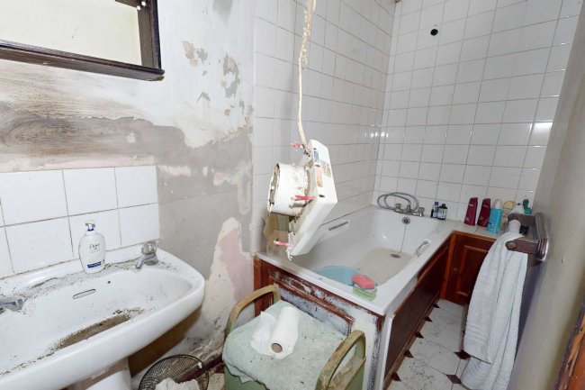 72 Upper Sutton Lane, Hounslow, TW5 0PT 10