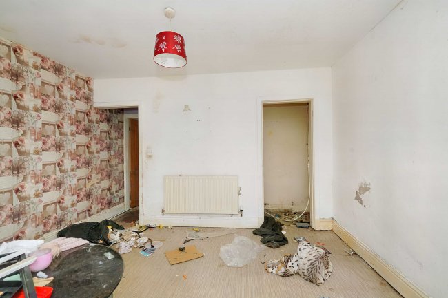 48 Laithe Street, Burnley, Lancashire, BB11 2LH 2