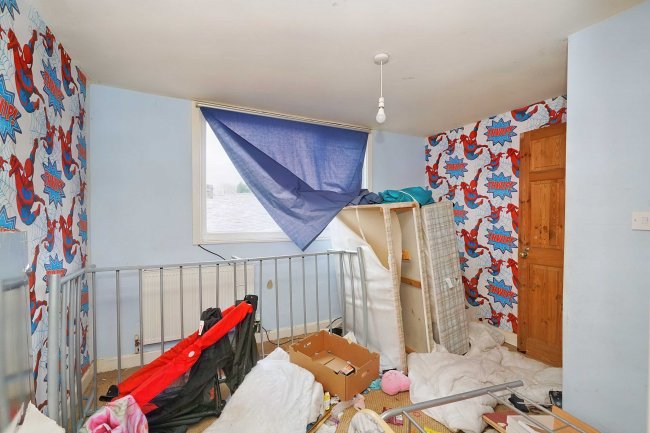 48 Laithe Street, Burnley, Lancashire, BB11 2LH 2