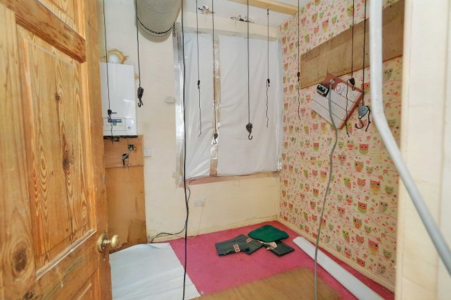 48 Laithe Street, Burnley, Lancashire, BB11 2LH 2