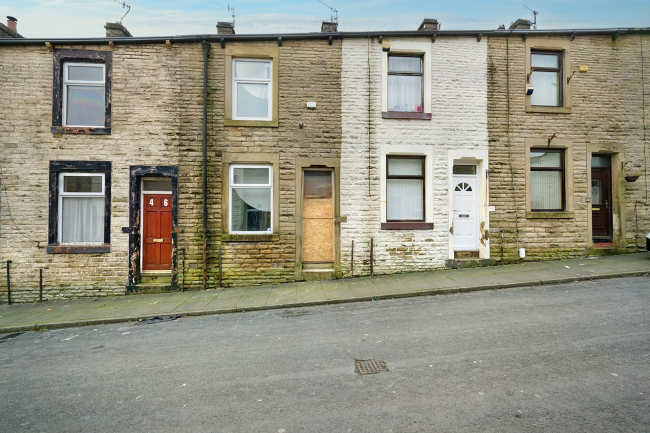 48 Laithe Street, Burnley, Lancashire, BB11 2LH 2