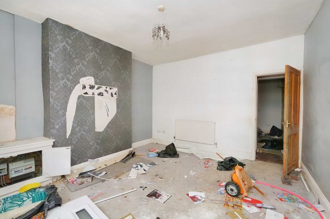 48 Laithe Street, Burnley, Lancashire, BB11 2LH 2