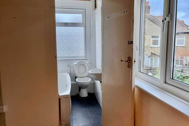 24 Kimble Road, Colliers Wood, London, SW19 2AS 1