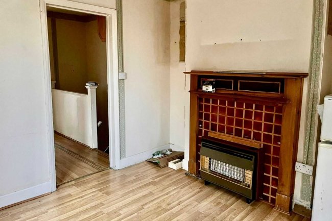 24 Kimble Road, Colliers Wood, London, SW19 2AS 1