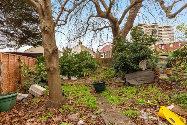 16 Montague Road, Croydon, Surrey, CR0 3SS 10