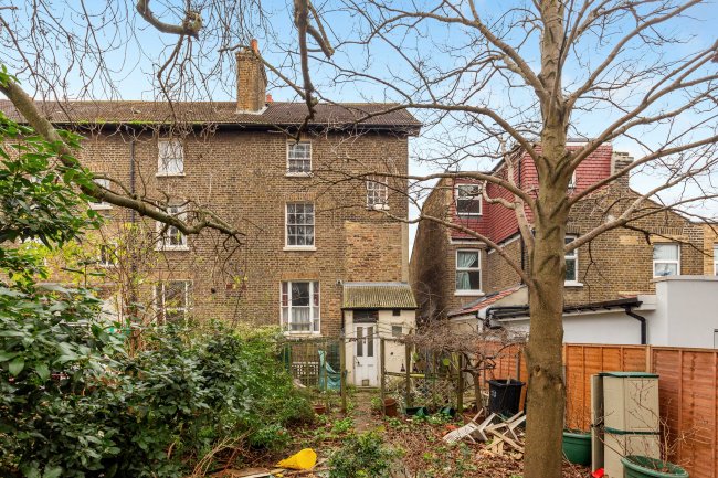 16 Montague Road, Croydon, Surrey, CR0 3SS 10