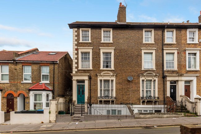 16 Montague Road, Croydon, Surrey, CR0 3SS 10