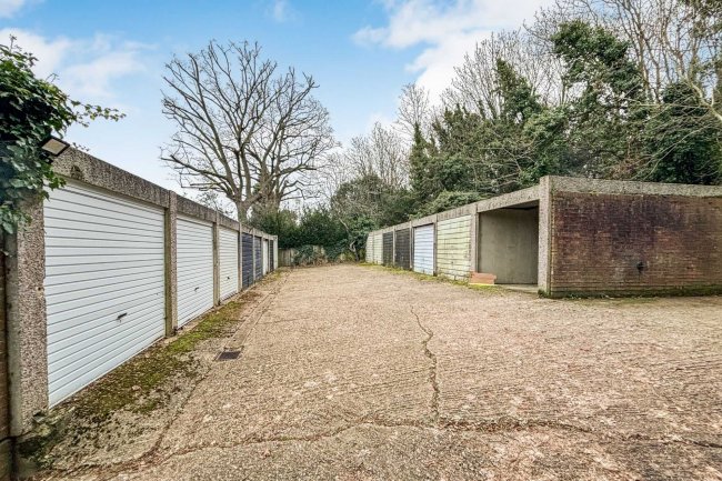 Garage 1, Baronsclere, 23 Avenue Road, London, N6 5YA 7