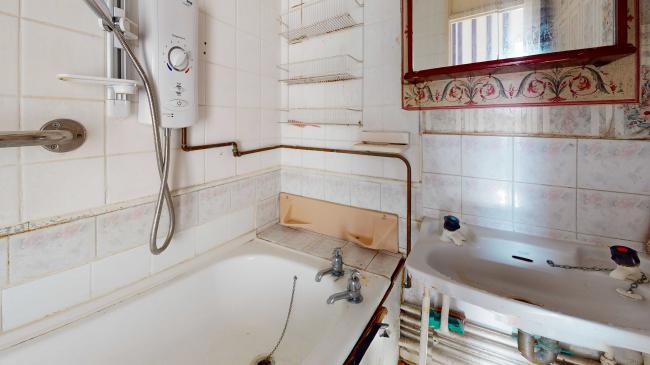 15 Osterley House, Giraud Street, Poplar, E14 6EF 2