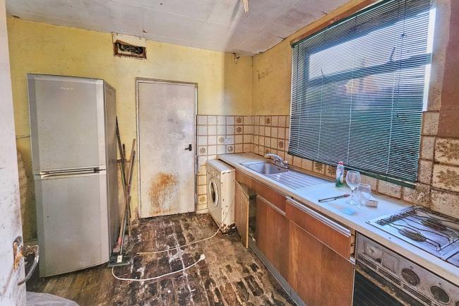 24 Queensway, Manchester, M44 6ND 9