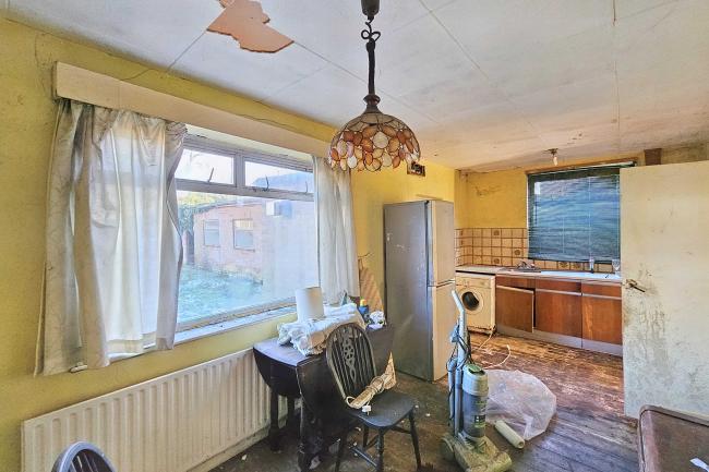 24 Queensway, Manchester, M44 6ND 9