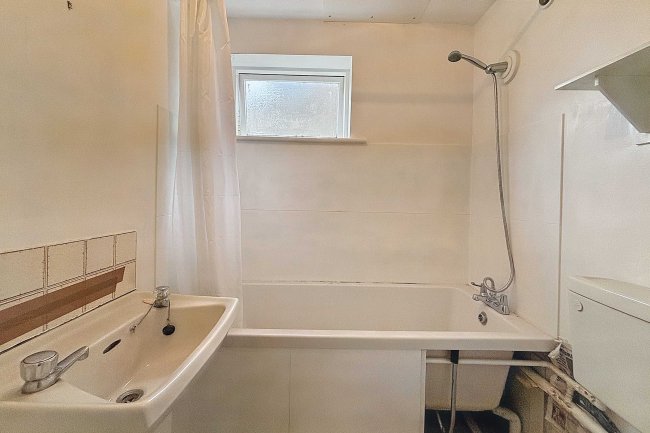 Flat 30 Willoughby Mews, Willoughby Lane, Tottenham, London, N17 0YH 1