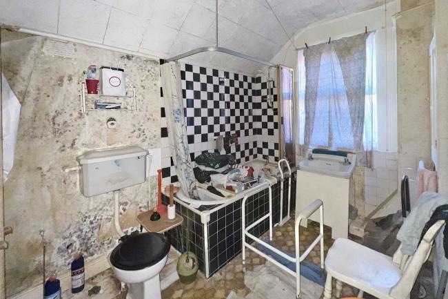 78 Wiverton Road, Nottingham NG7 6NT 7