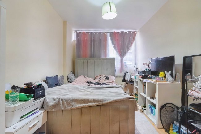 41 Westland House, Rymill Street, North Woolwich, E16 2LF 10