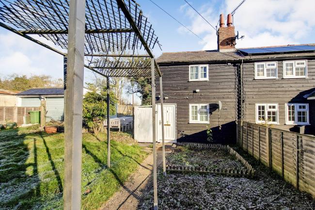 1 Chestnut Cottages, Burton End, Stanstead, CM24 8UJ 6