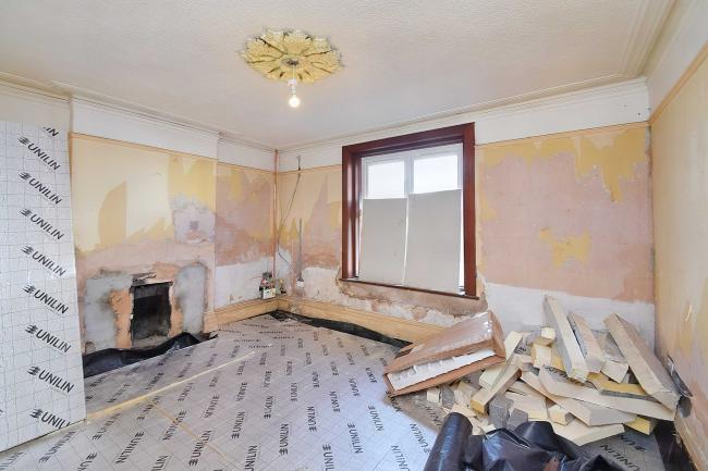 3 New Road, Llanelli, Dyfed, SA15 3DP 7