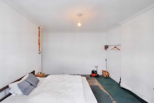 3 New Road, Llanelli, Dyfed, SA15 3DP 7